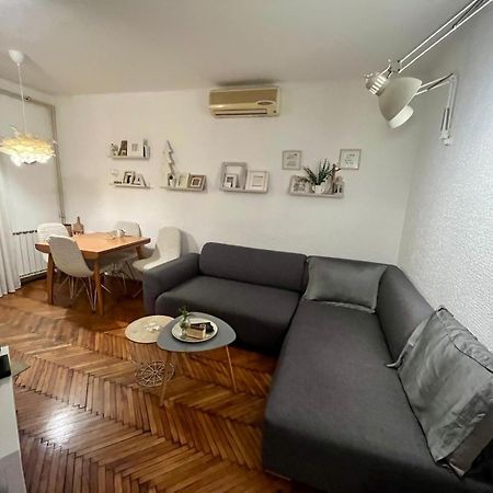 Apartamento Kopernik - Parking Available Belgrado Exterior foto