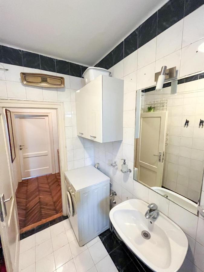 Apartamento Kopernik - Parking Available Belgrado Exterior foto