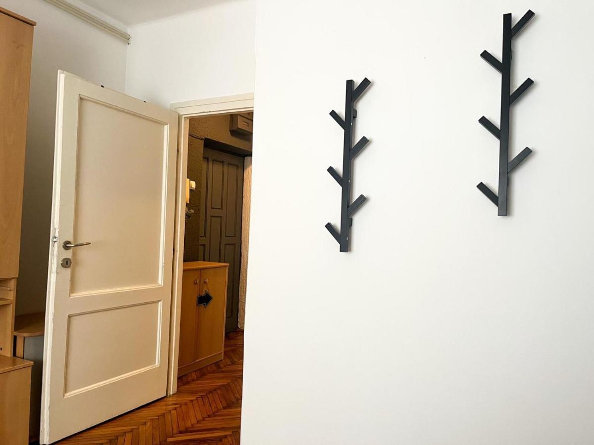 Apartamento Kopernik - Parking Available Belgrado Exterior foto