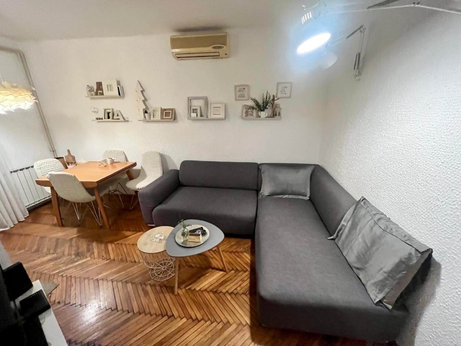 Apartamento Kopernik - Parking Available Belgrado Exterior foto